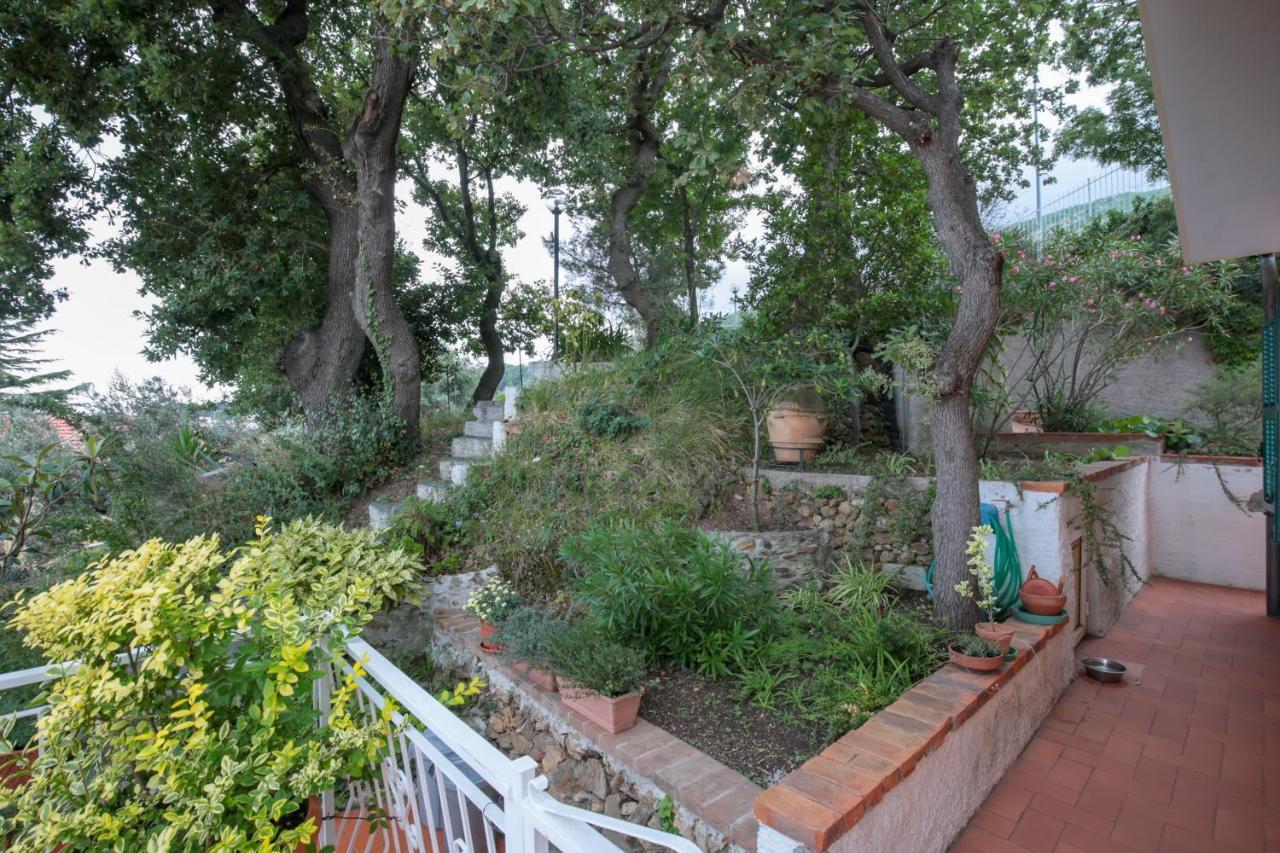 Villa Gio - Terrazza Nel Blu Bergeggi Bagian luar foto