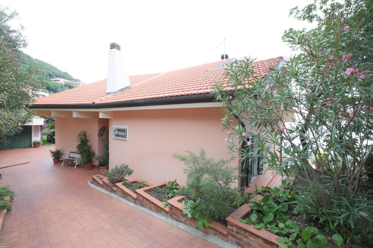Villa Gio - Terrazza Nel Blu Bergeggi Bagian luar foto